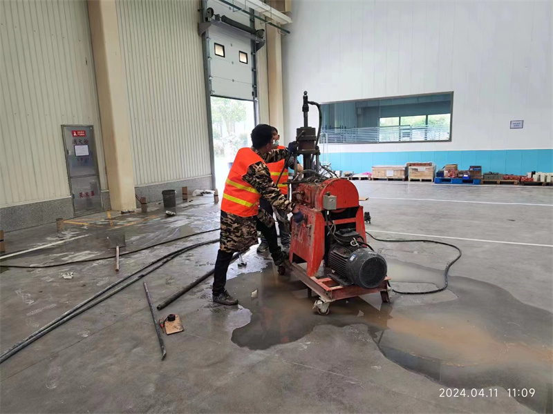 红山街道厂房地面下沉塌陷注浆加固施工